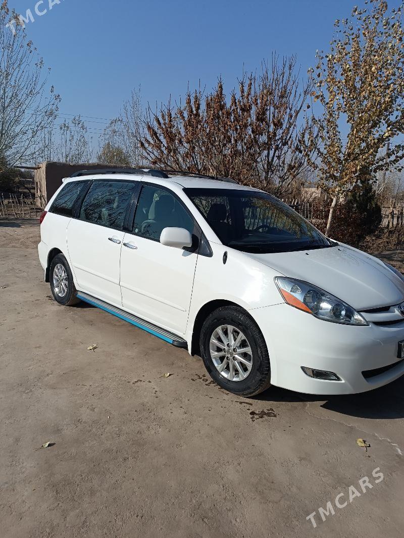 Toyota Sienna 2009 - 280 000 TMT - Кёнеургенч - img 2