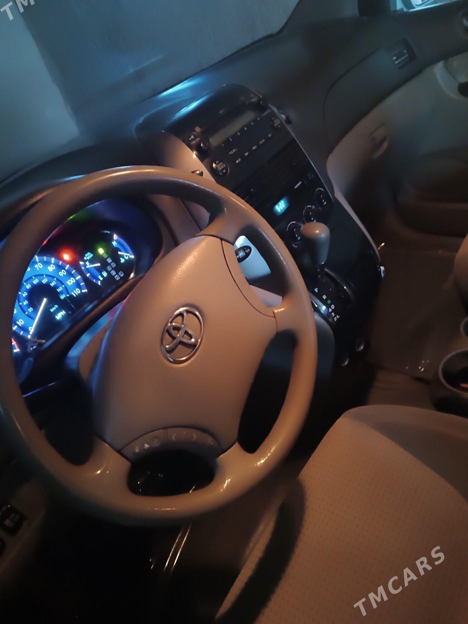 Toyota Sienna 2009 - 280 000 TMT - Кёнеургенч - img 6