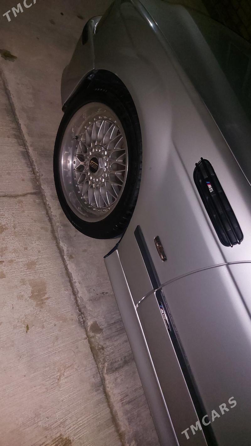 BMW E39 2000 - 130 000 TMT - Bäherden - img 9