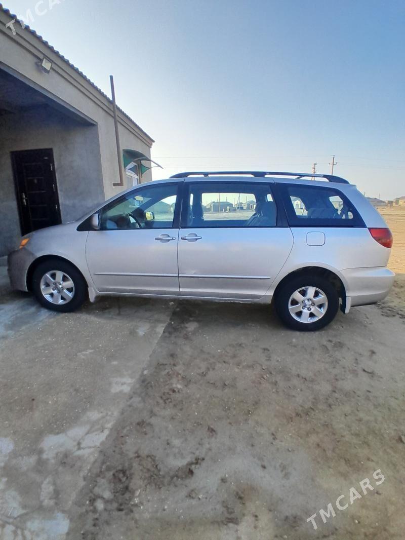 Toyota Sienna 2005 - 220 000 TMT - Esenguly - img 3