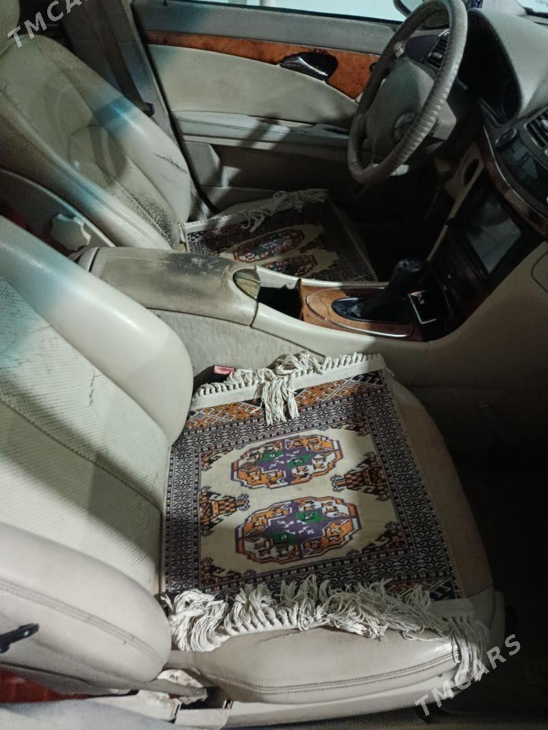 Mercedes-Benz E320 2004 - 100 000 TMT - Бахарден - img 3