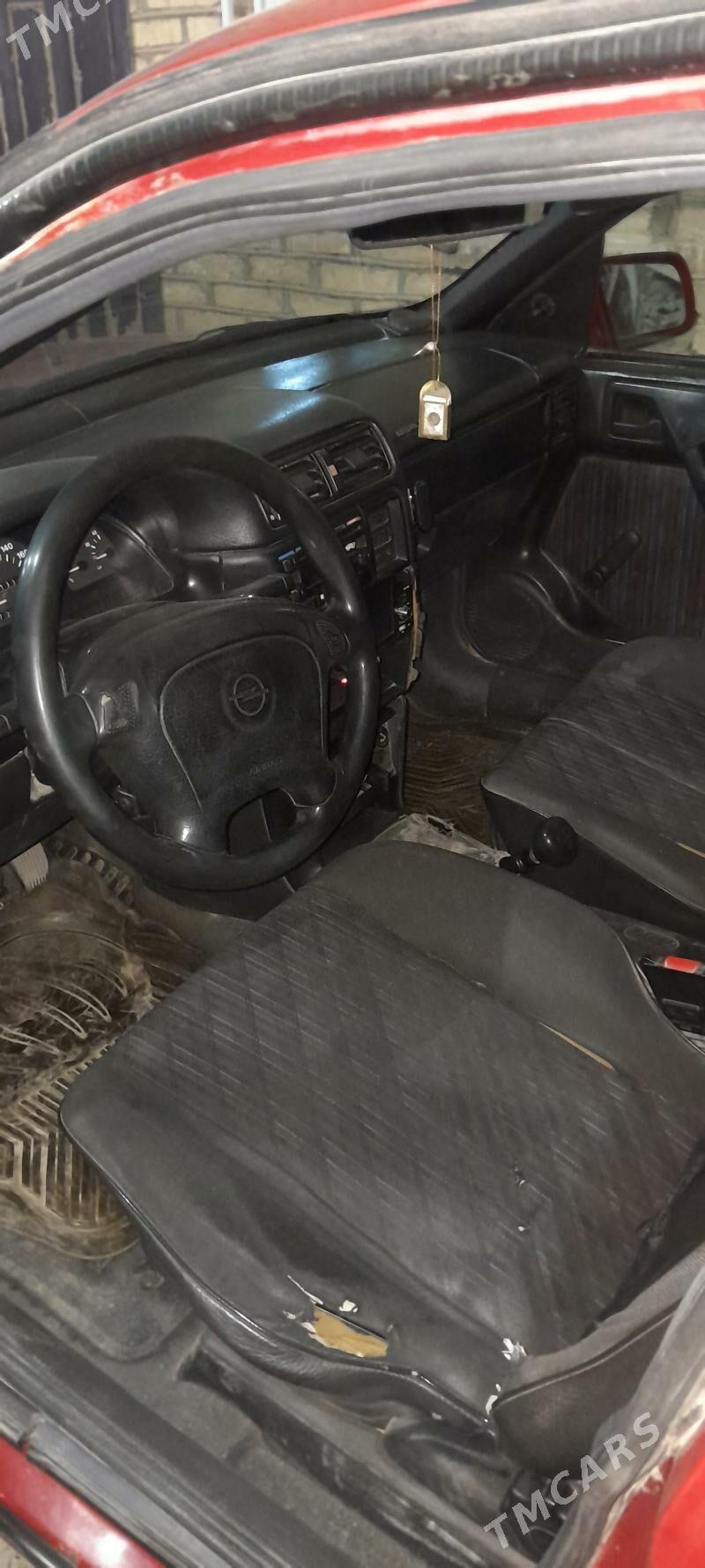 Opel Vectra 1994 - 38 000 TMT - Мары - img 6