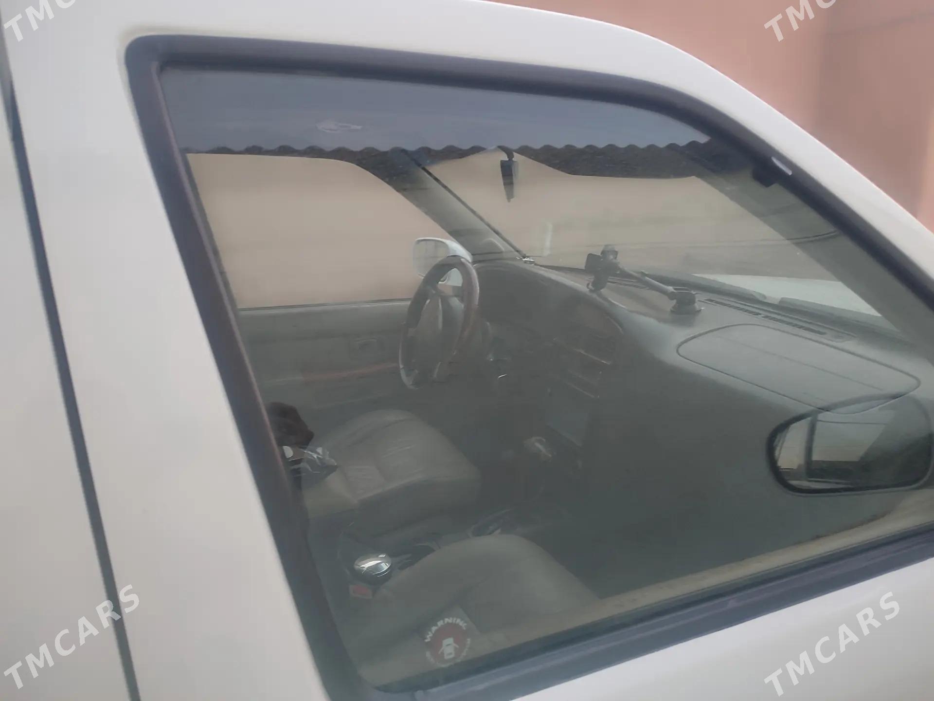 Infiniti QX4 1998 - 80 000 TMT - Гурбансолтан Едже - img 4