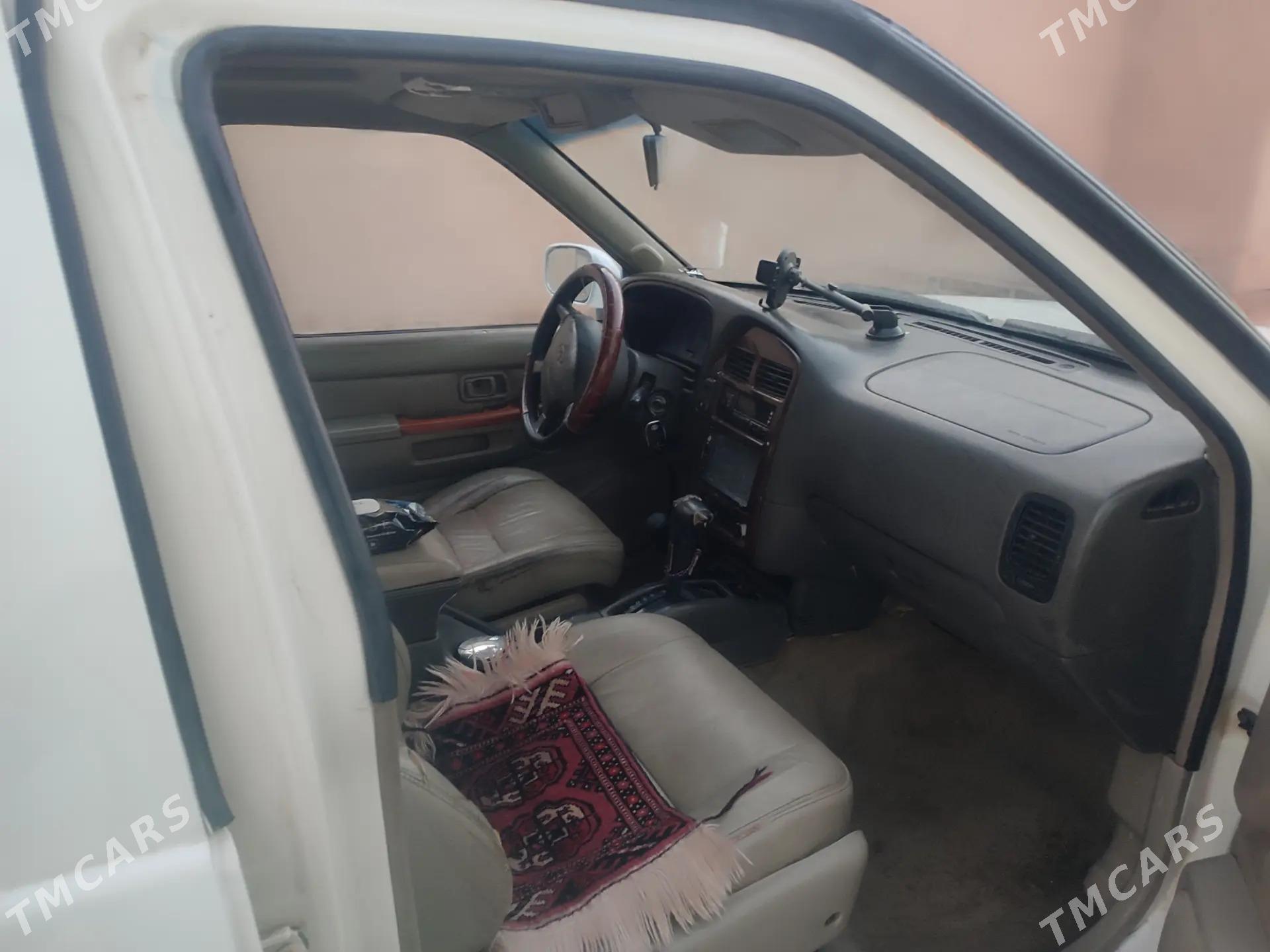 Infiniti QX4 1998 - 80 000 TMT - Гурбансолтан Едже - img 3