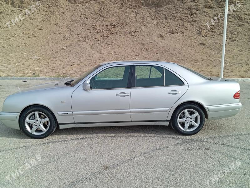 Mercedes-Benz C320 1997 - 110 000 TMT - Balkanabat - img 3