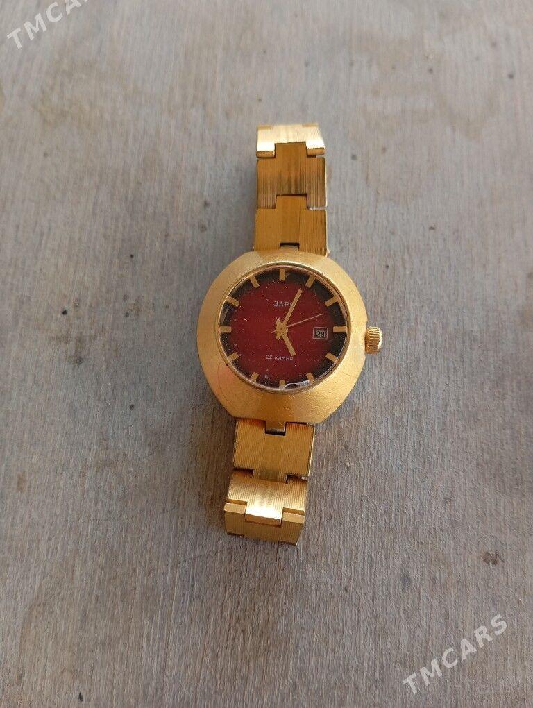 Gyzyl çaýylan sagat - Mary - img 1