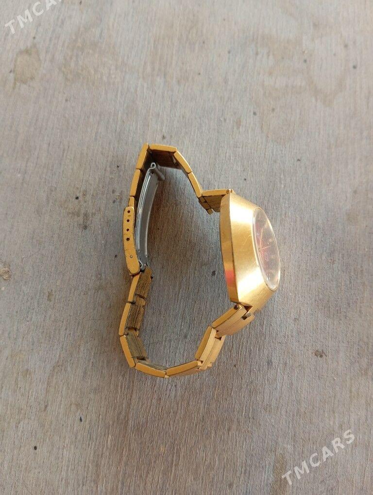 Gyzyl çaýylan sagat - Mary - img 2