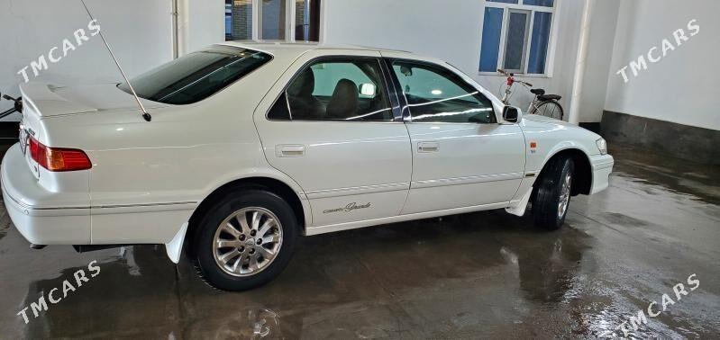 Toyota Camry 2000 - 220 000 TMT - Baýramaly - img 4