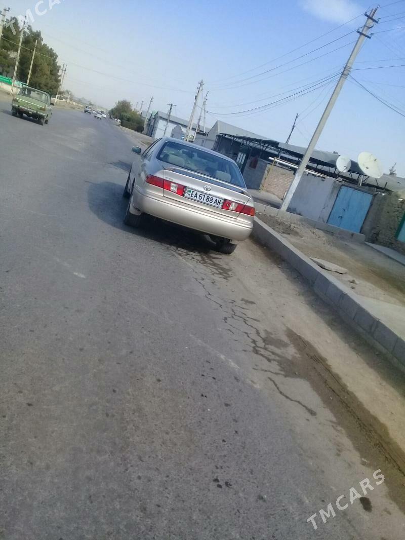 Toyota Camry 2000 - 185 000 TMT - Bäherden - img 4