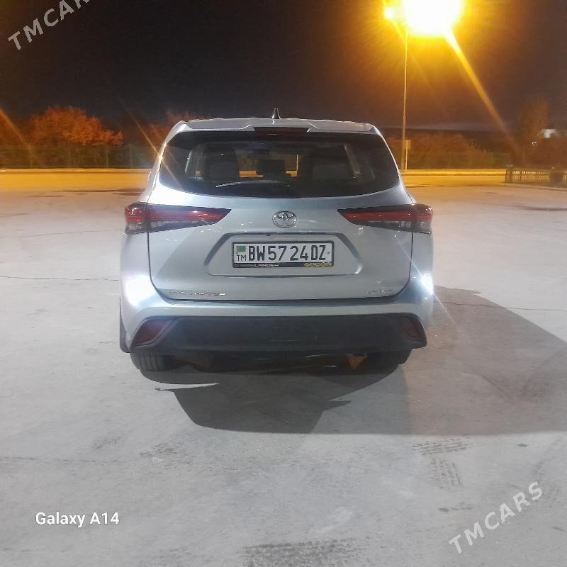 Toyota Highlander 2022 - 490 000 TMT - Ruhubelent etraby - img 3