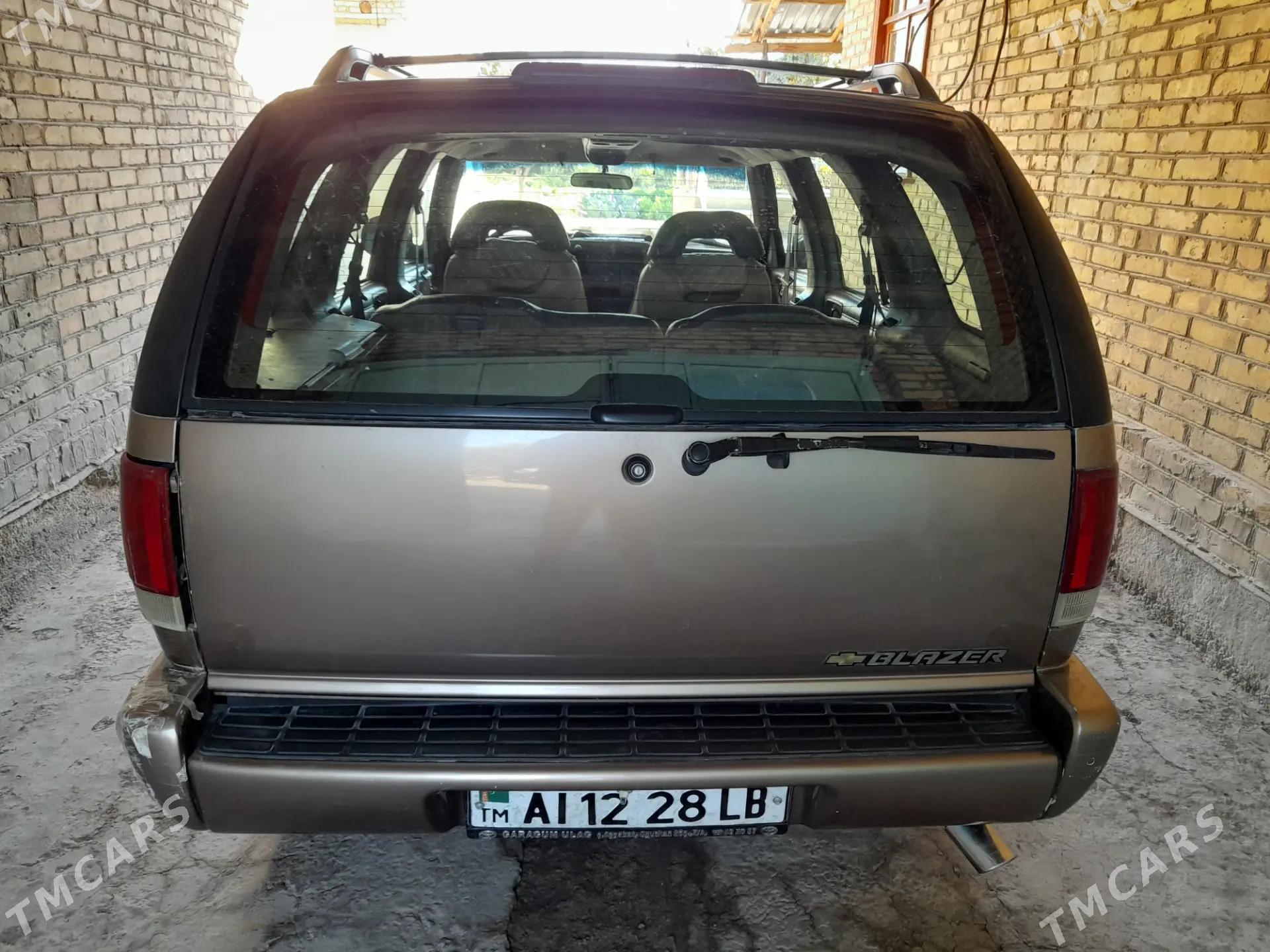 Chevrolet Blazer 1996 - 50 000 TMT - Çärjew - img 3