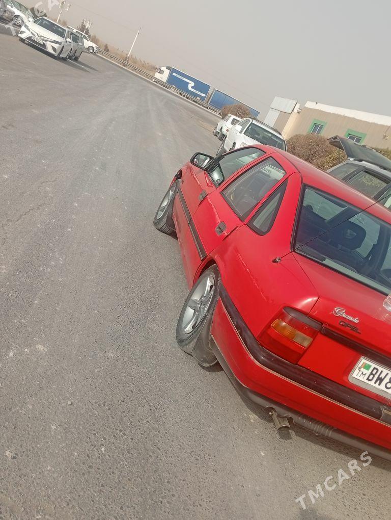 Opel Astra 1990 - 40 000 TMT - Дянев - img 3