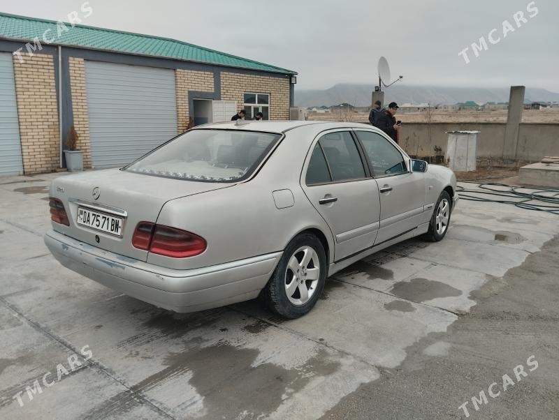 Mercedes-Benz E320 1999 - 55 000 TMT - Balkanabat - img 2