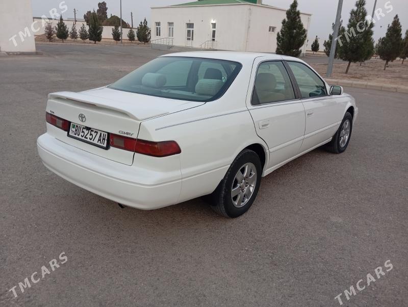 Toyota Camry 1999 - 135 000 TMT - Кака - img 3
