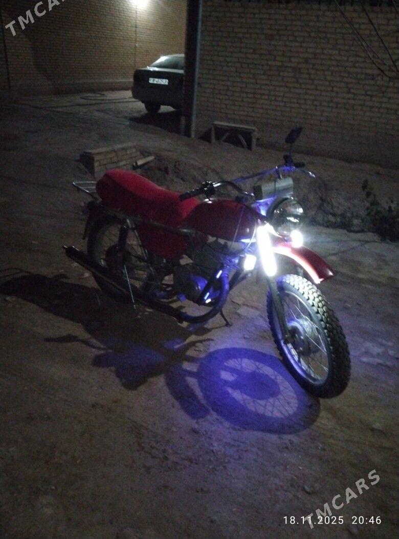 Iž Planeta 1990 - 5 000 TMT - Халач - img 2