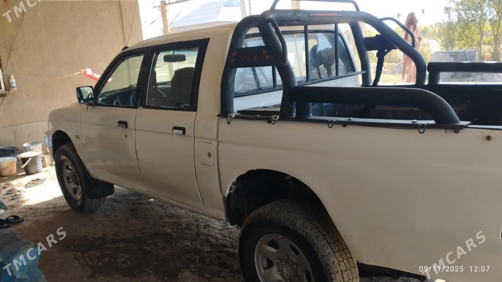 Nissan NV1500 2006 - 90 000 TMT - Sarahs - img 3