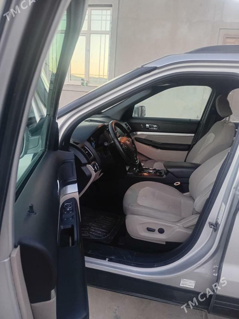 Ford Explorer 2018 - 330 000 TMT - Ак-Бугдайский этрап - img 4
