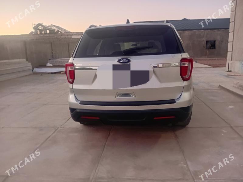 Ford Explorer 2018 - 330 000 TMT - Ак-Бугдайский этрап - img 2
