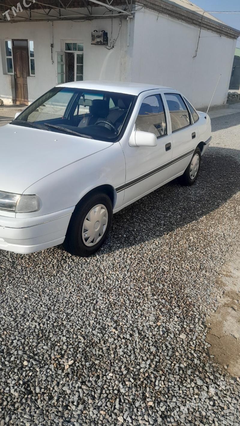 Opel Vectra 1990 - 47 000 TMT - Bäherden - img 3