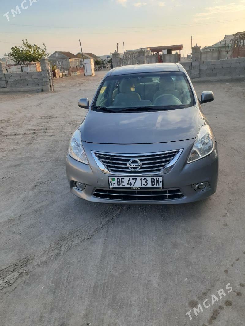 Nissan Versa 2013 - 130 000 TMT - Esenguly - img 4