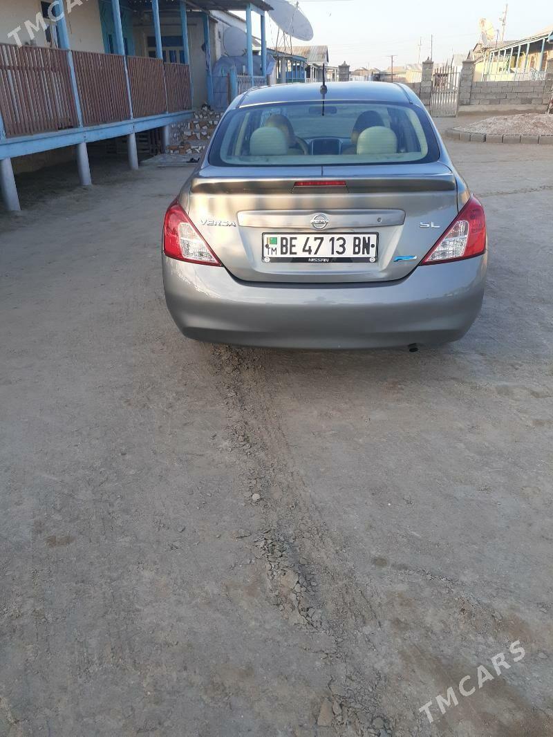 Nissan Versa 2013 - 130 000 TMT - Esenguly - img 3