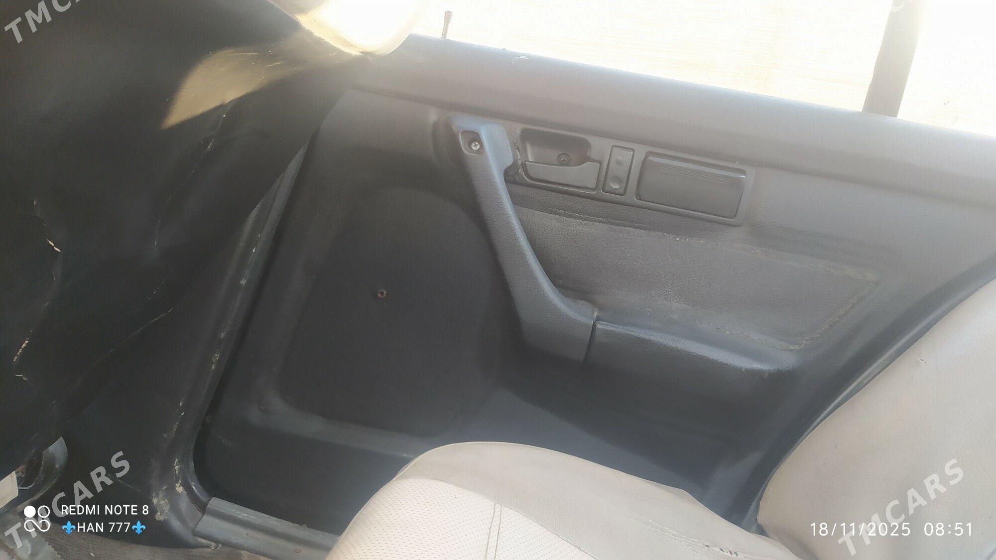 BMW 520 1988 - 45 000 TMT - Mary - img 1