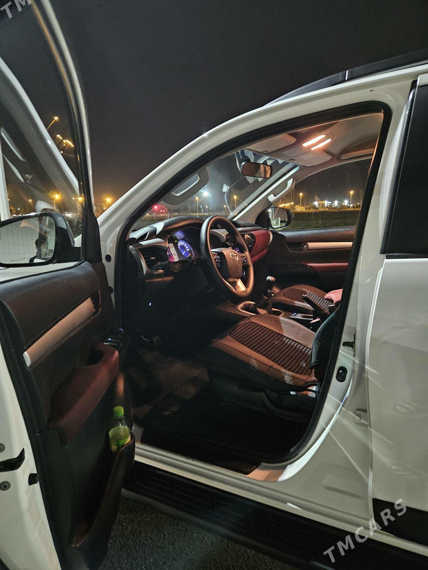 Toyota Hilux 2020 - 500 000 TMT - Ашхабад - img 6