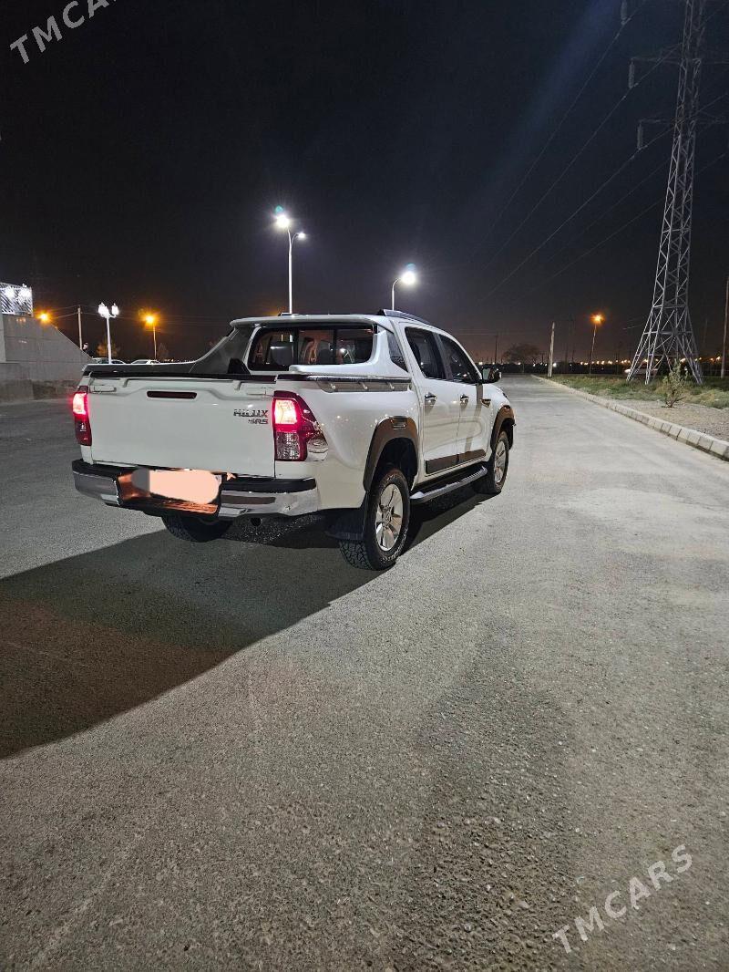 Toyota Hilux 2020 - 500 000 TMT - Ашхабад - img 4