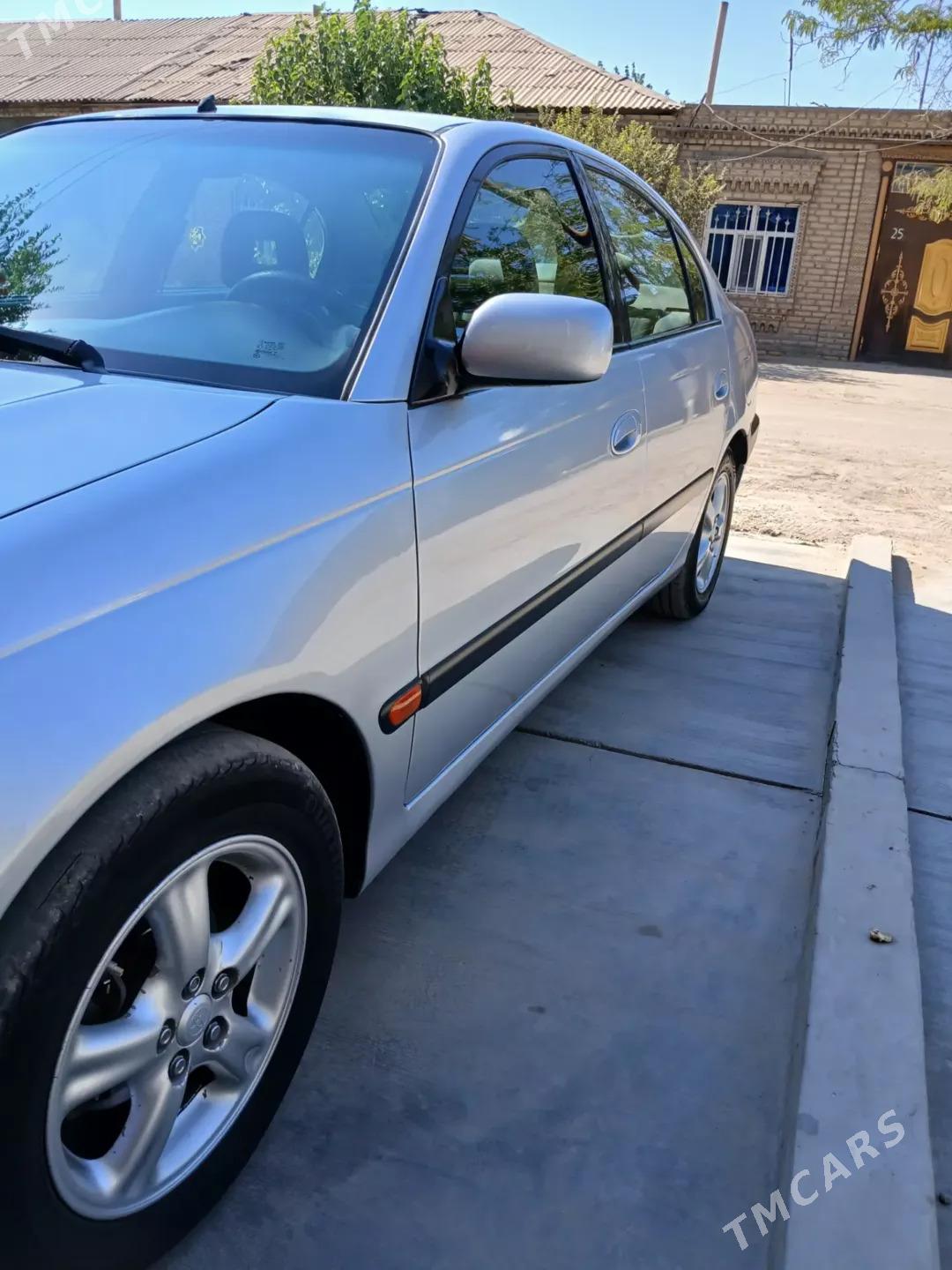 Toyota Avensis 2000 - 110 000 TMT - Дашогуз - img 4