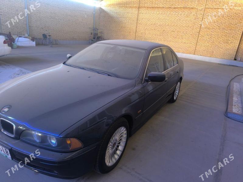 BMW E39 2003 - 150 000 TMT - Saýat - img 10