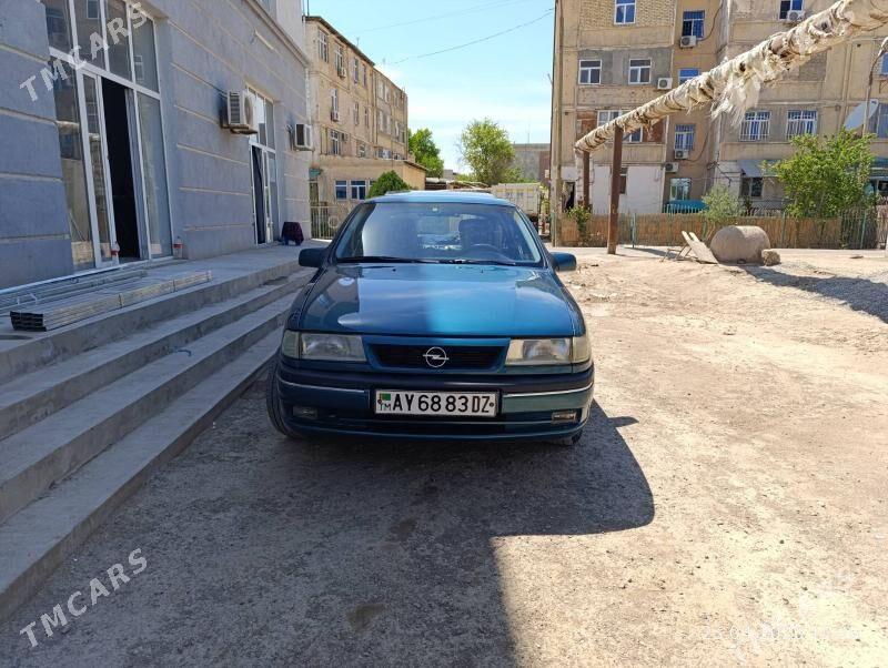 Opel Vectra 1994 - 39 000 TMT - Гурбансолтан Едже - img 7