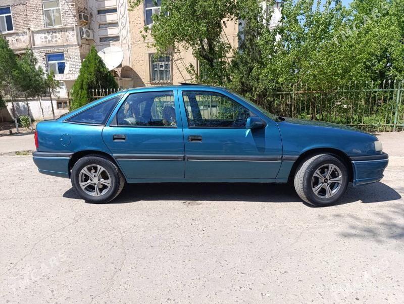 Opel Vectra 1994 - 39 000 TMT - Гурбансолтан Едже - img 2