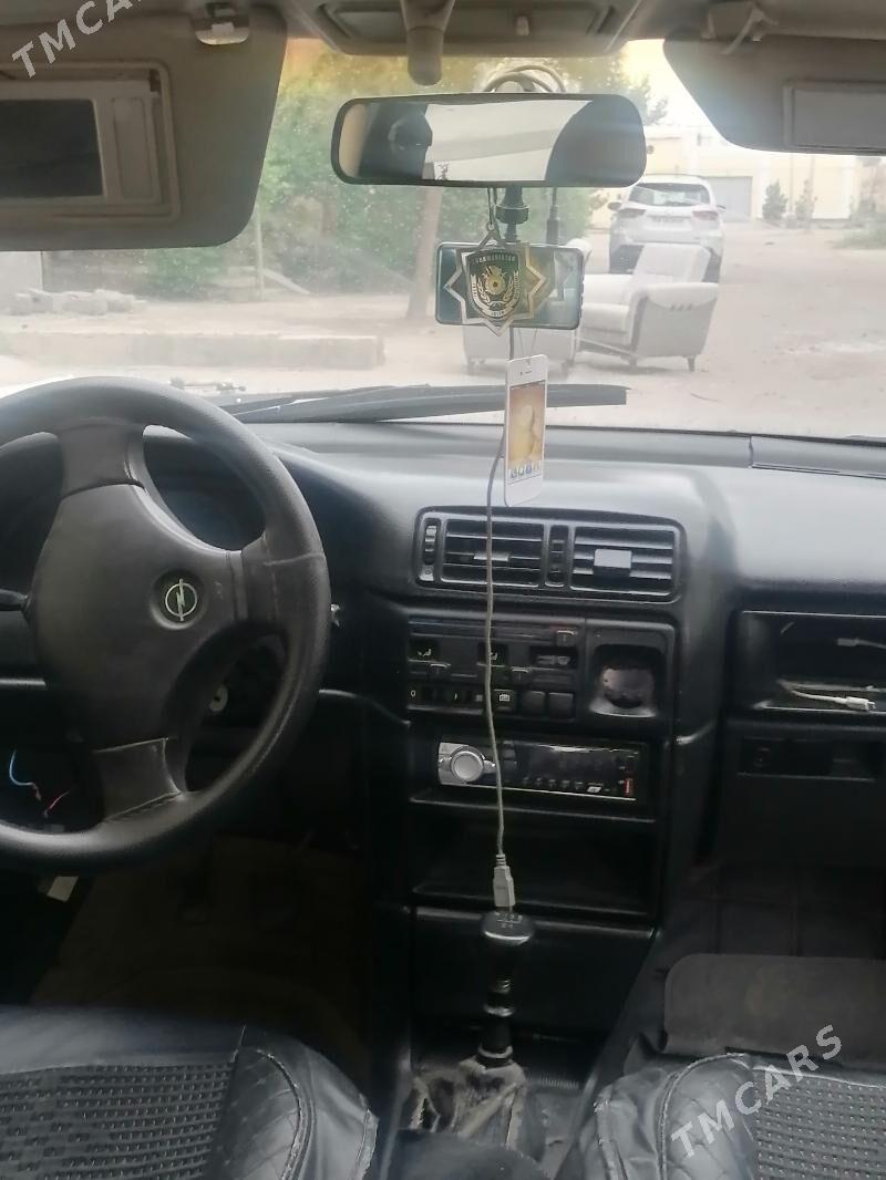 Opel Vectra 1992 - 25 000 TMT - Туркменабат - img 4