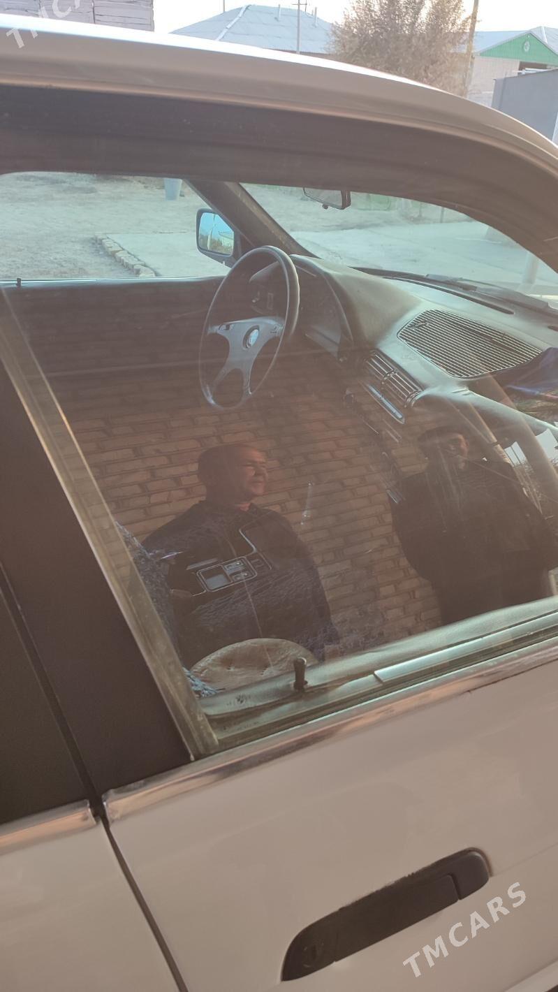 BMW 525 2000 - 45 000 TMT - Mary - img 6