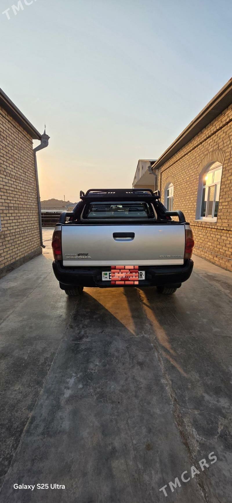 Toyota Tacoma 2013 - 300 000 TMT - Мары - img 6