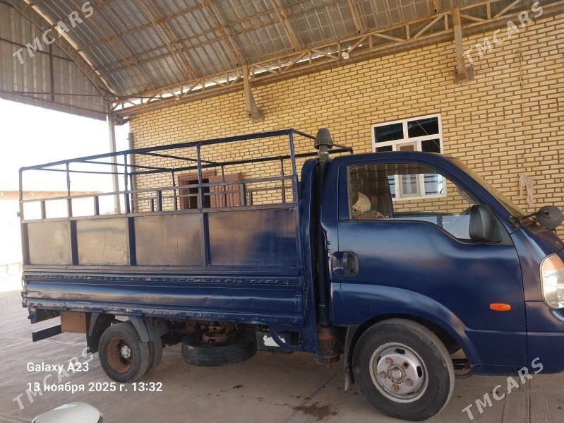 Kia Bongo 2011 - 170 000 TMT - Серахс - img 1