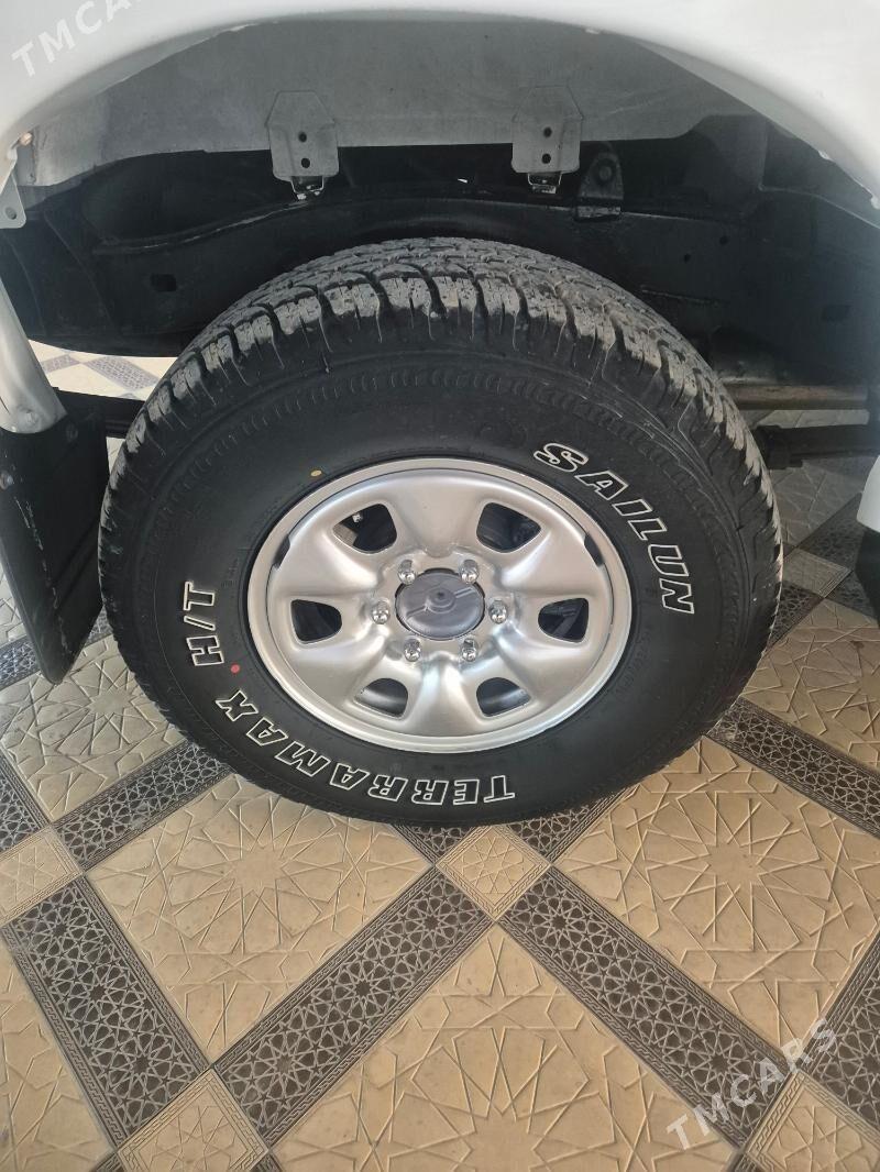 Toyota Hilux 2010 - 220 000 TMT - Мары - img 5