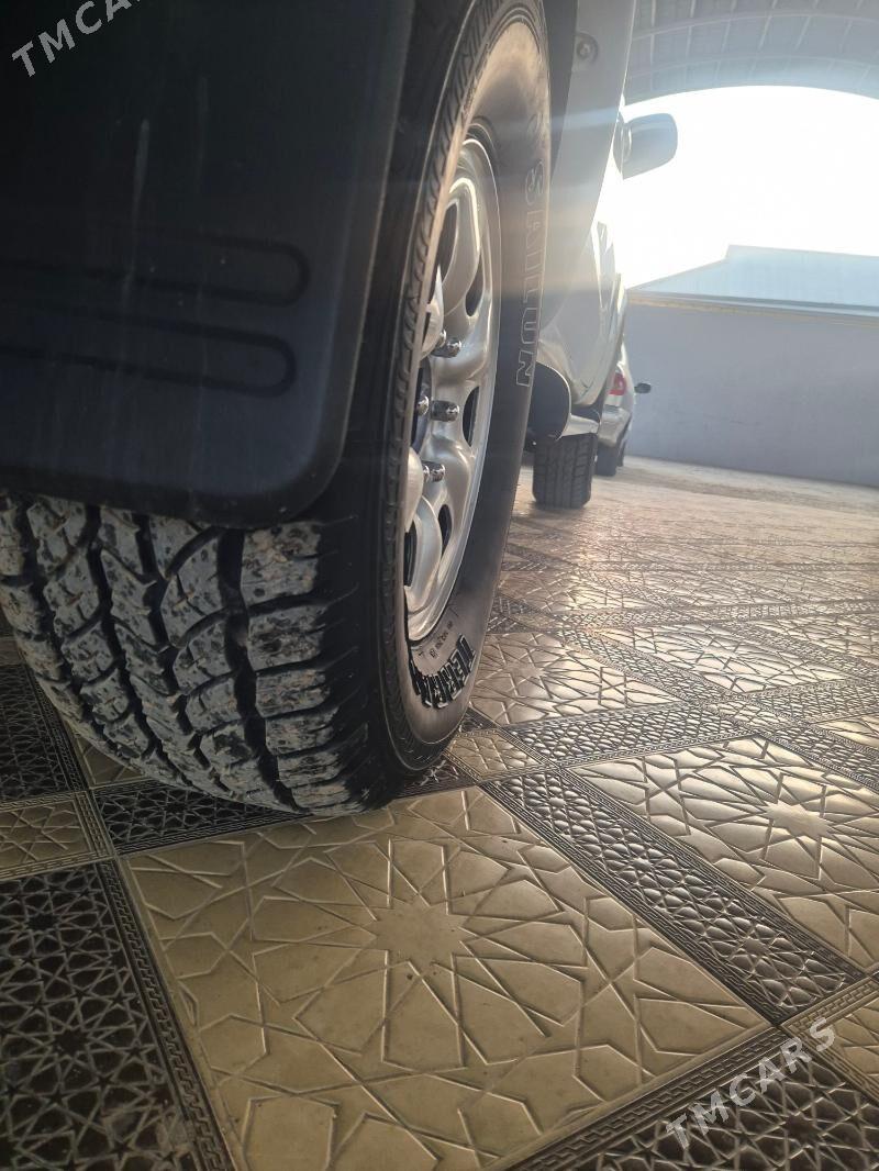 Toyota Hilux 2010 - 220 000 TMT - Мары - img 6