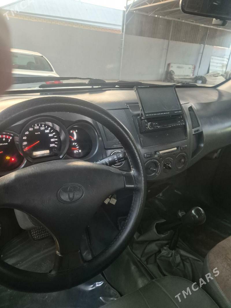 Toyota Hilux 2010 - 220 000 TMT - Мары - img 7