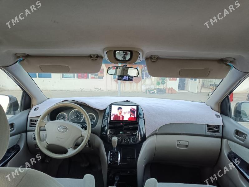 Toyota Sienna 2004 - 248 000 TMT - Туркменгала - img 5