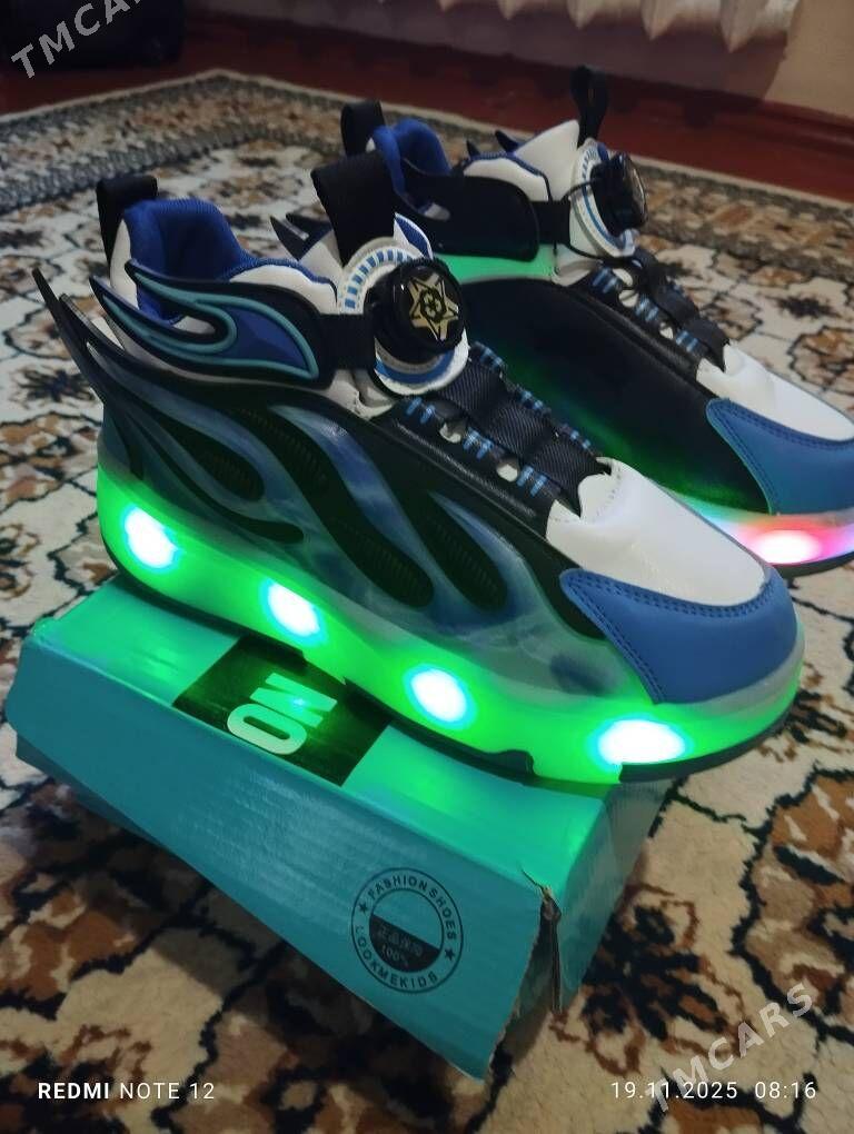 КРОССОВКИ РОЛИКИ - 4 mkr - img 1