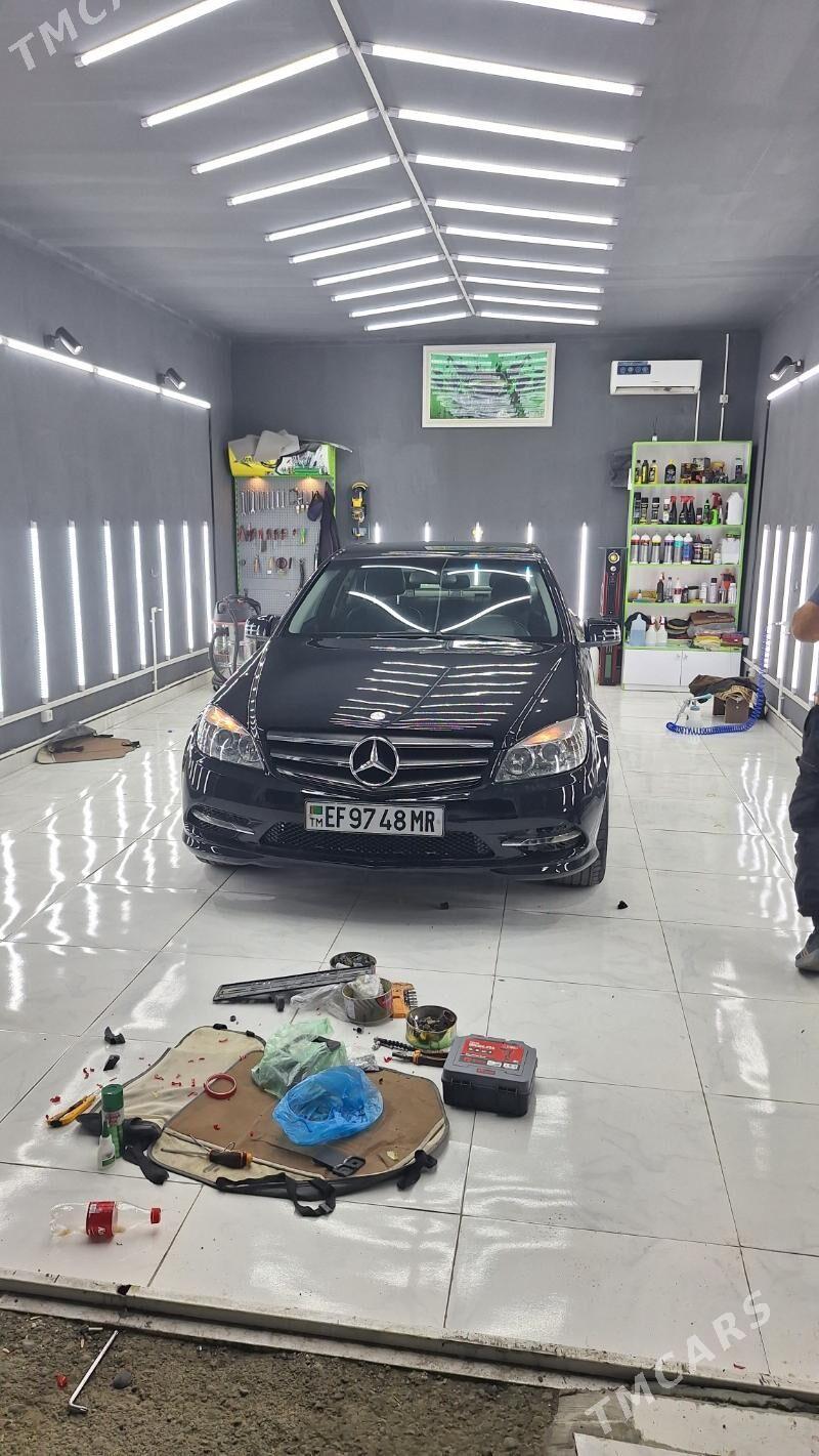 Mercedes-Benz C300 2010 - 140 000 TMT - Мургап - img 1