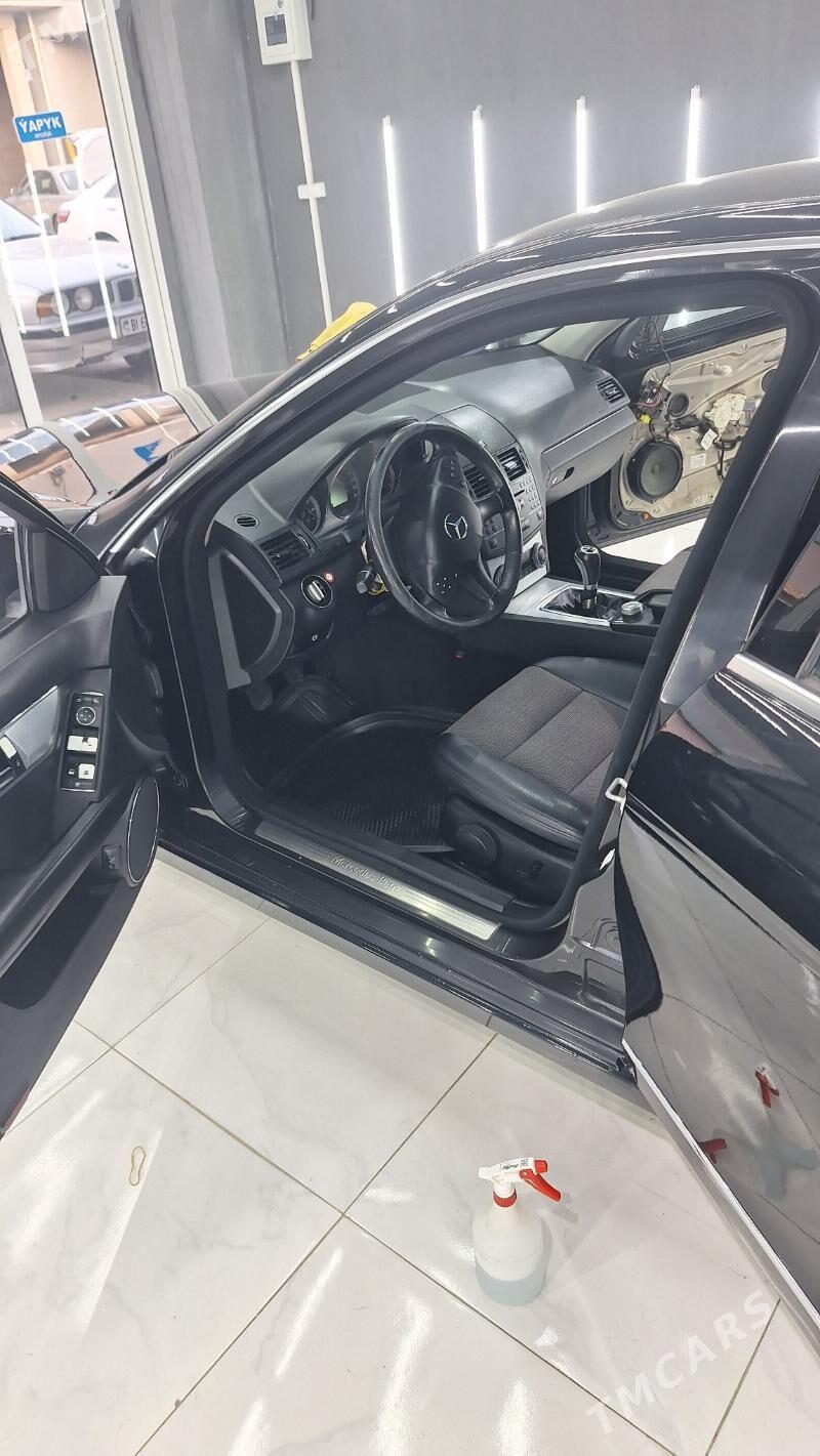 Mercedes-Benz C300 2010 - 140 000 TMT - Мургап - img 4