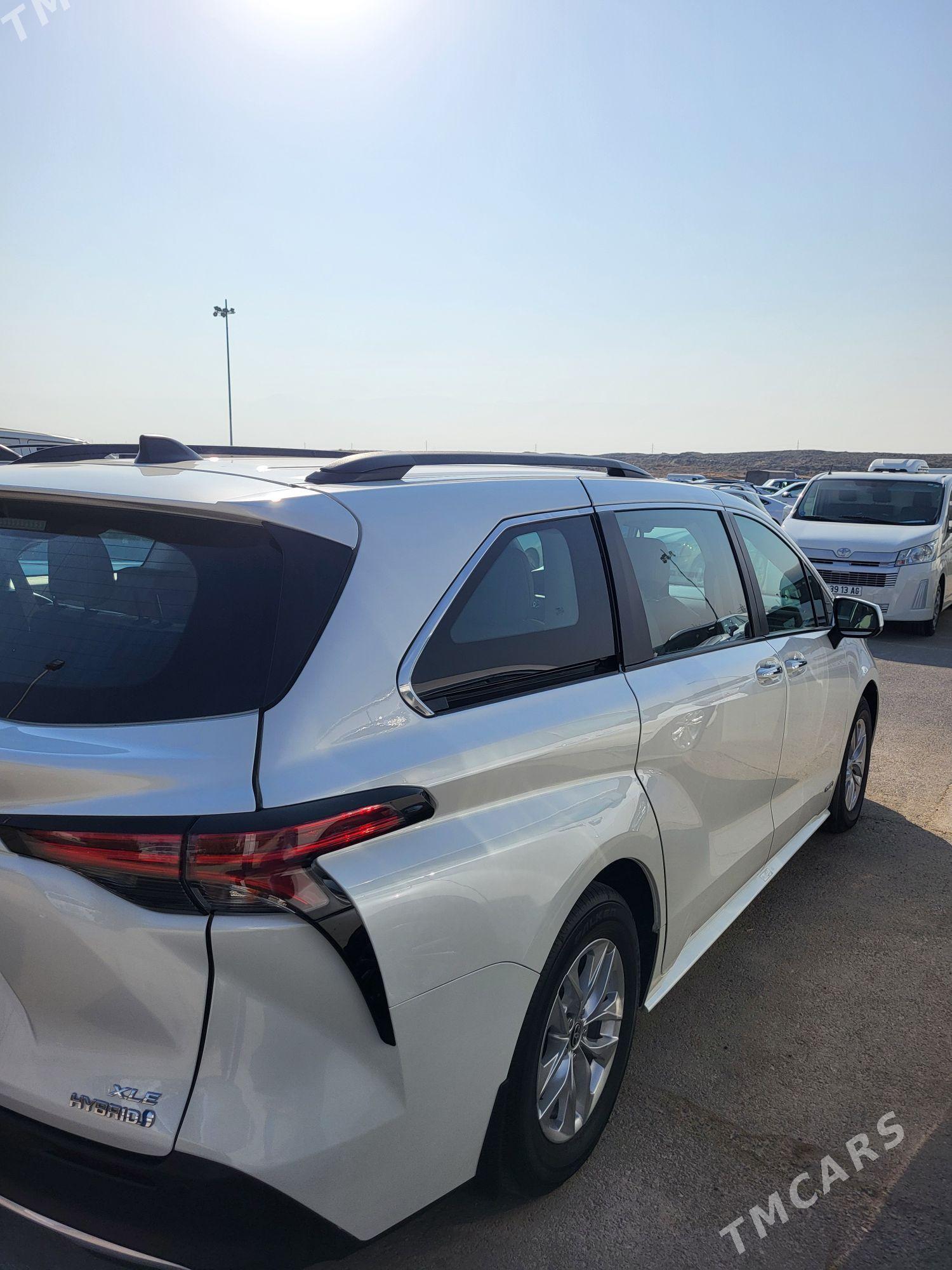 Toyota Sienna 2021 - 670 000 TMT - "Altyn Asyr" Gündogar bazary (Jygyllyk) - img 9