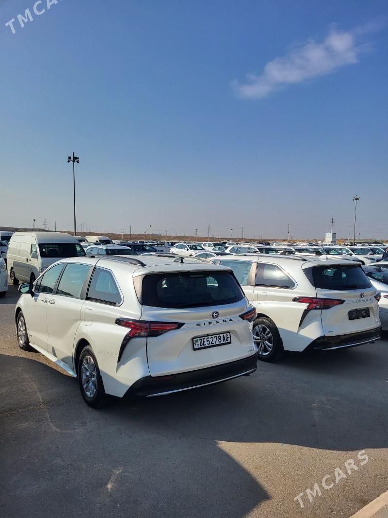 Toyota Sienna 2021 - 670 000 TMT - "Altyn Asyr" Gündogar bazary (Jygyllyk) - img 4
