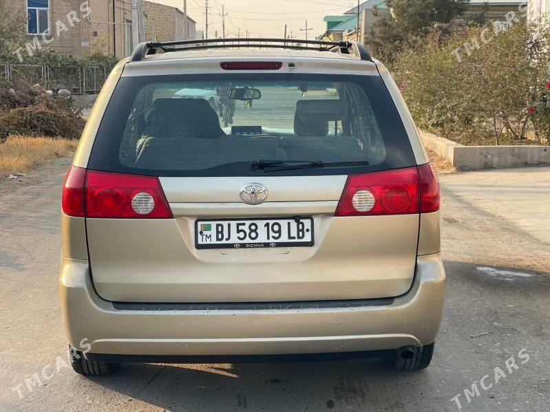 Toyota Sienna 2005 - 225 000 TMT - Türkmenabat - img 2