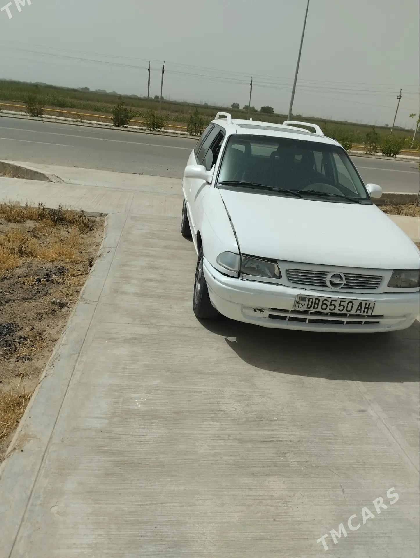 Opel Astra 1996 - 33 000 TMT - Тязе заман - img 3