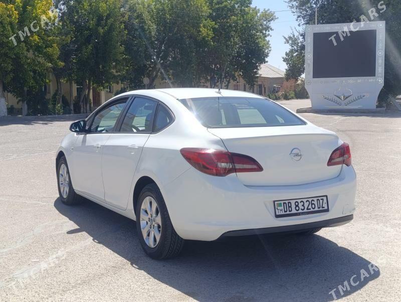 Opel Astra 2013 - 105 000 TMT - Губадаг - img 4
