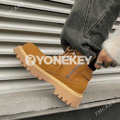 Gyzlar üçin martin aýakgap - Мары - img 2