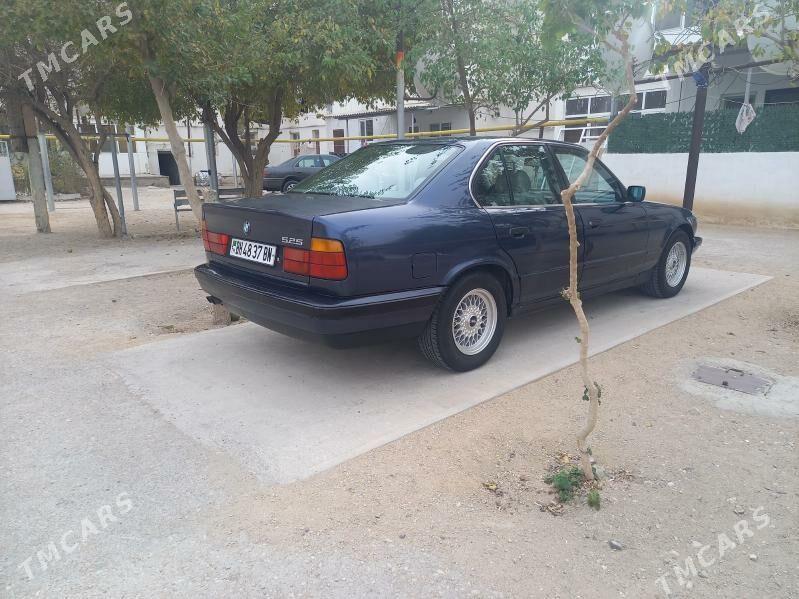 BMW 525 1992 - 70 000 TMT - Балканабат - img 5